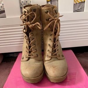 Guess boots size 6.5M